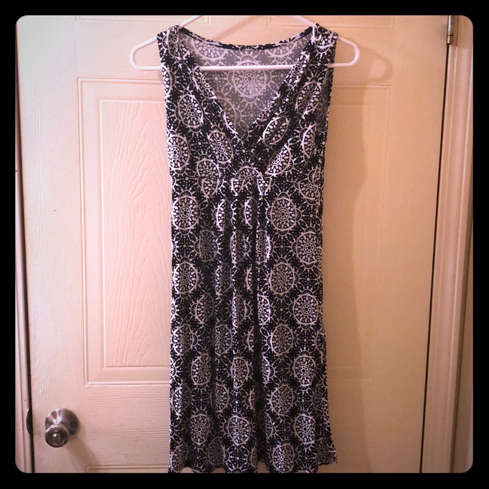 Beautiful v neck sundress very soft material